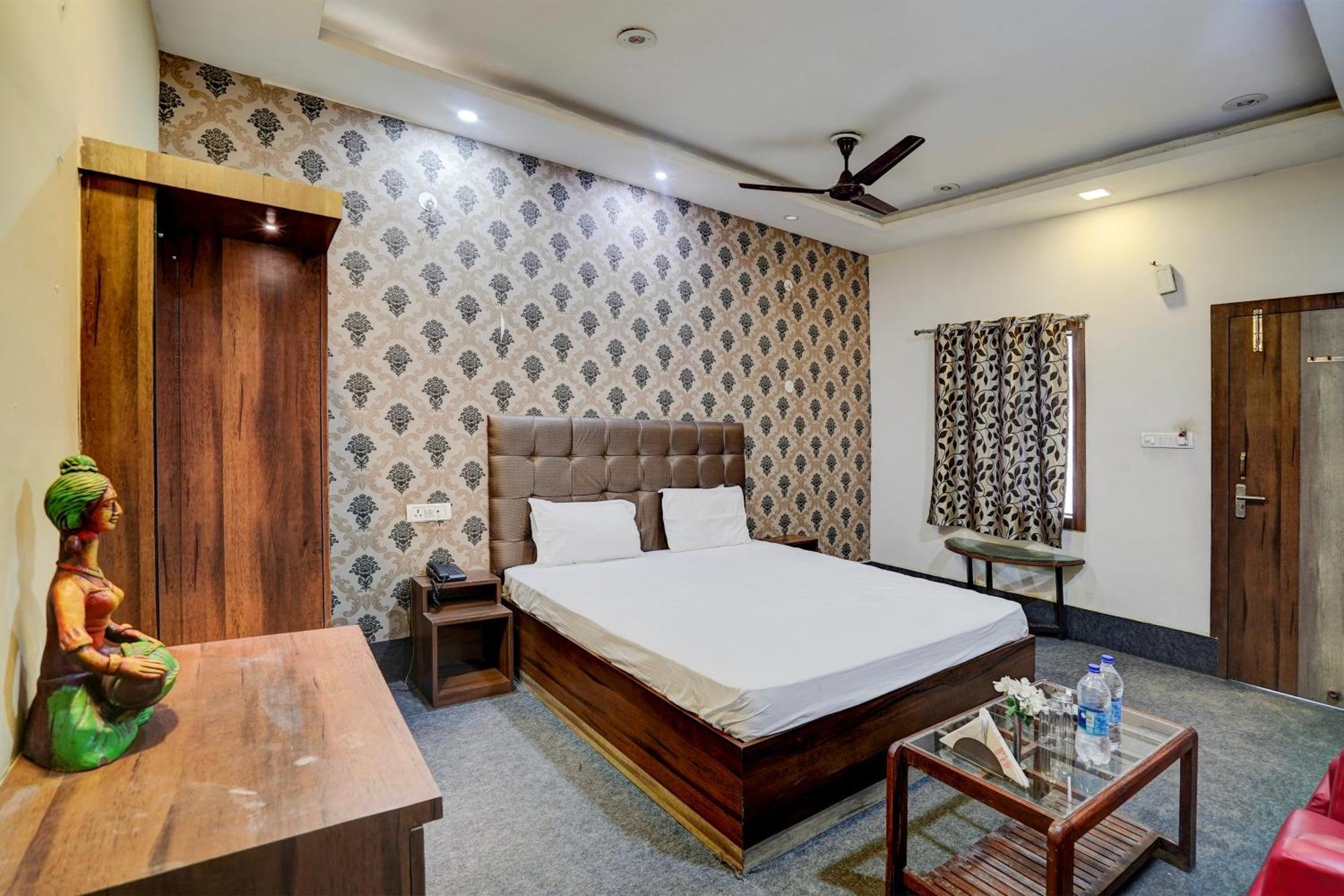 Hotel O Shyam Utsav Mirzāpur Екстериор снимка