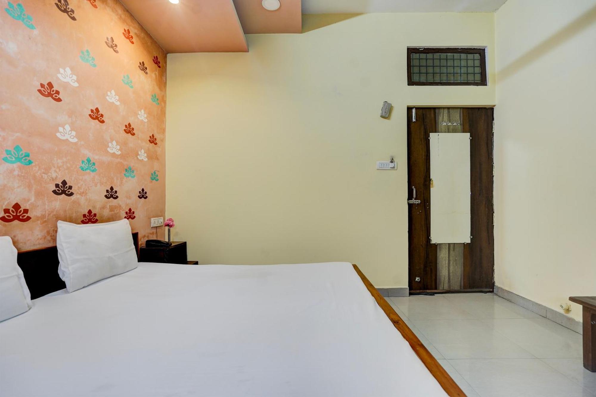 Hotel O Shyam Utsav Mirzāpur Екстериор снимка