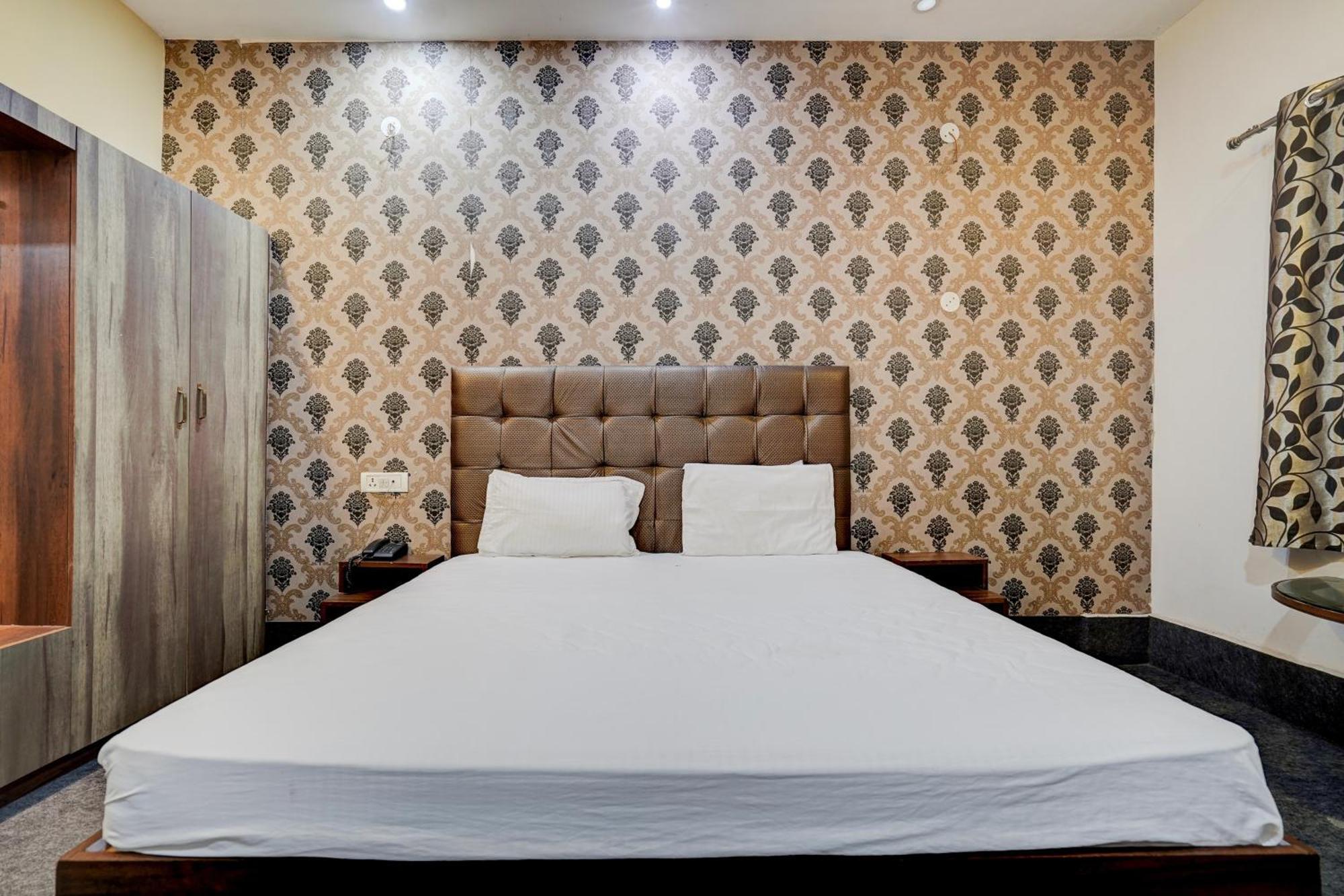 Hotel O Shyam Utsav Mirzāpur Екстериор снимка